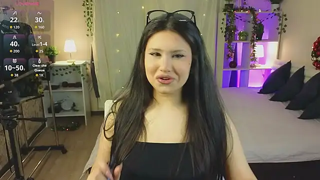 Nicole Pars online show from January 10, 5:28 pm