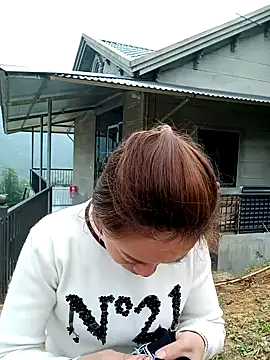 little-effy online show from January 16, 5:03 am