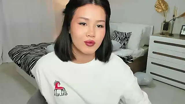 Brunette Charm online show from February 19, 11:21 am