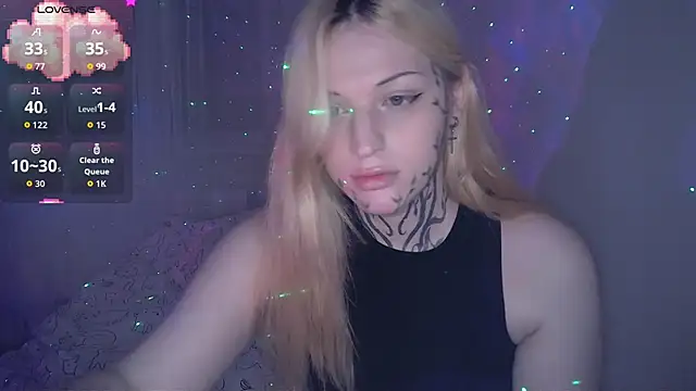 AlexaLaRose2 online show from December 22, 5:43 am