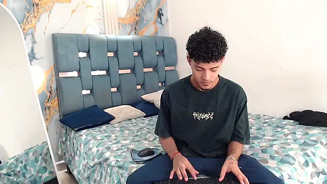 DIAMOND BLACKS online show from April 7, 7:21 am