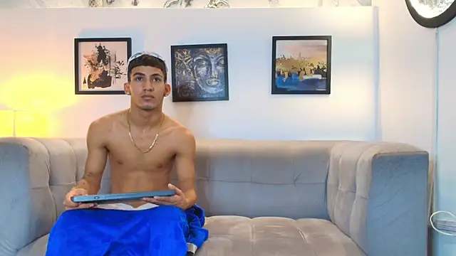 DIAMOND BLACKS online show from February 7, 7:45 am