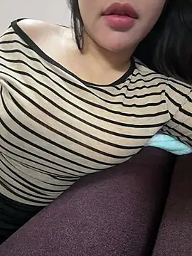 lavi-cute online show from May 30, 7:32 pm