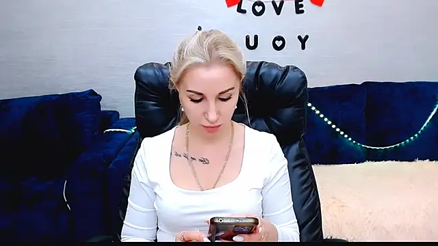 Hanna--Sweet online show from December 19, 10:29 am