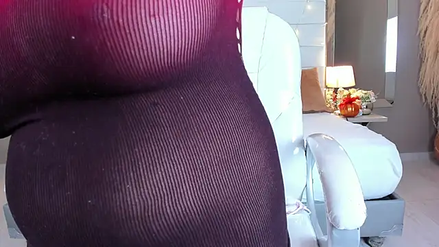 Snapshot of maturexxx_ chatting on October 13, 1:47 pm maturexxx online show from October 13, 1:47 pm
