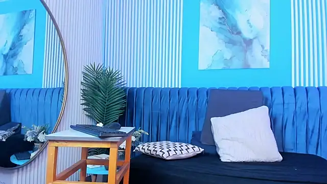 dahianeconnor online show from March 2, 11:50 am