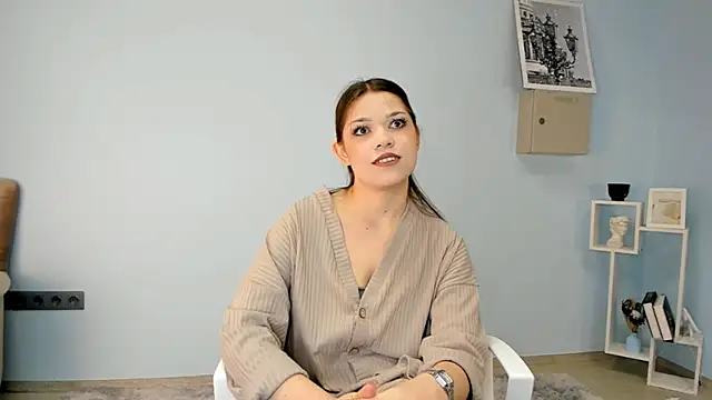 CharlotteGalvani online show from December 15, 12:54 pm