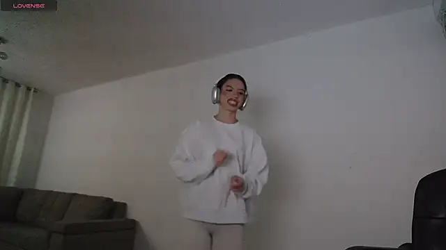 alina lee online show from April 16, 12:55 am