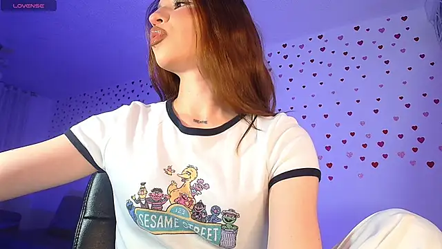 alina lee online show from February 26, 2:32 am