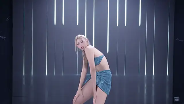 G-Velvet online show from December 19, 4:32 pm