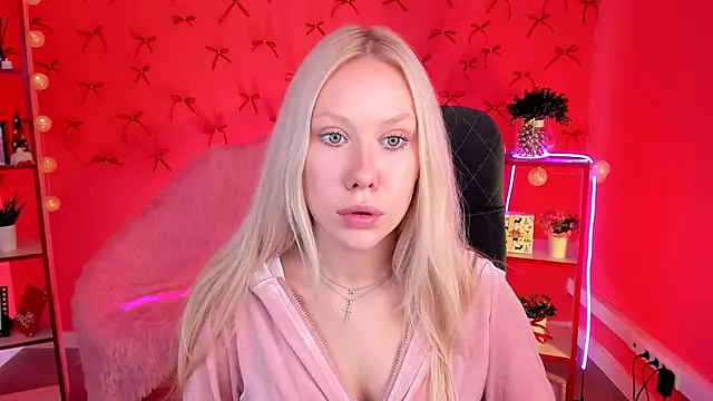 AprilChambers online show from December 16, 9:15 am