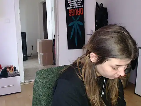 AlienforTwenty online show from December 18, 9:25 am