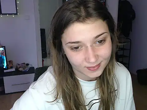 AlienforTwenty online show from December 21, 9:35 am