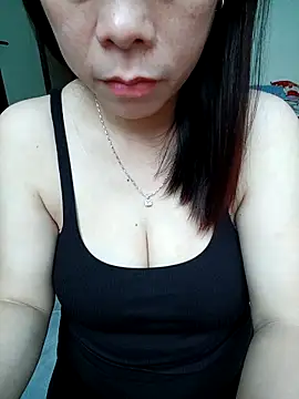 -Lisa  online show from April 7, 2:24 am