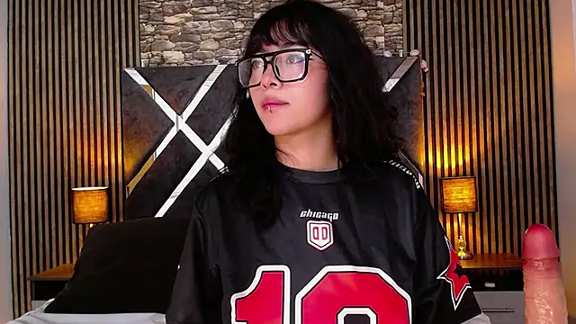 Amy channel online show from March 7, 1:18 pm