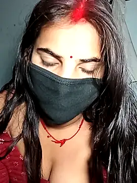 Pooja Love143 online show from March 4, 6:42 am