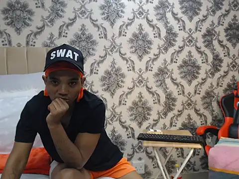 JANIELEE8x online show from December 15, 2:33 pm