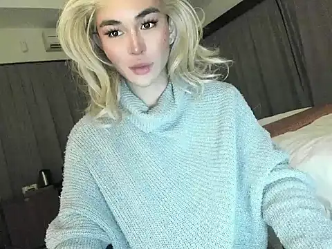 MissTransUSA online show from April 16, 4:50 pm