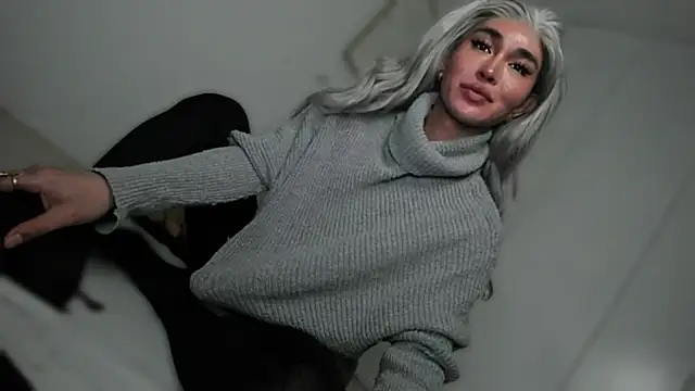 MissTransUSA online show from March 4, 8:37 pm