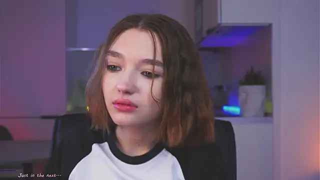 Leyla crsh online show from April 6, 5:08 am