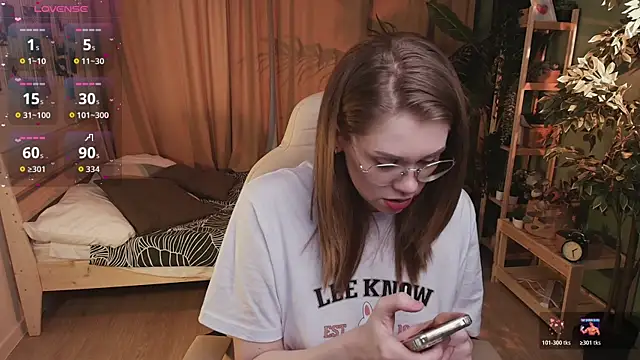 Alison Doody online show from April 6, 7:42 am