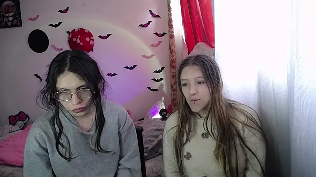 Briar y Blair online show from March 28, 4:28 pm