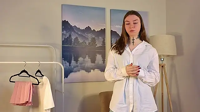 LiviaElton online show from December 16, 5:24 am