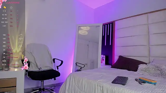 JuliMonroe19 online show from February 5, 2:31 pm