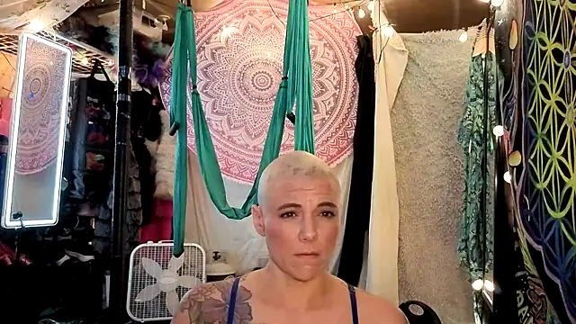 infinirose online show from May 5, 11:13 am