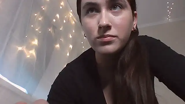 moonhigl online show from December 16, 12:22 pm