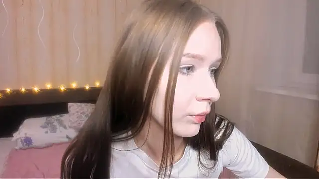 Snapshot of chloe_wifey chatting on February 15, 1:41 am chloe wifey online show from February 15, 1:41 am