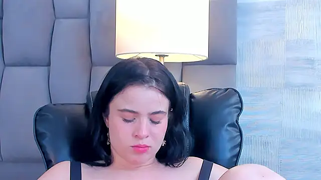 ChannelWhitee  online show from January 14, 9:09 pm