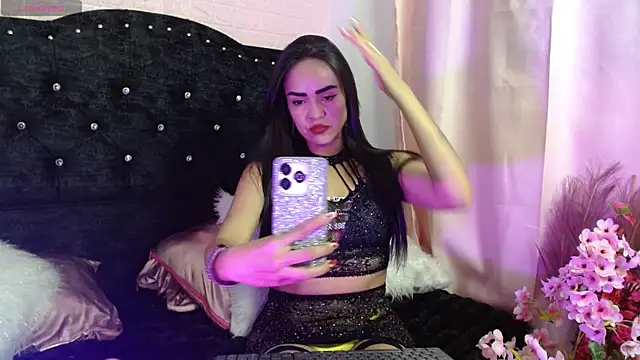 Ambar Rouxee online show from January 5, 8:01 pm