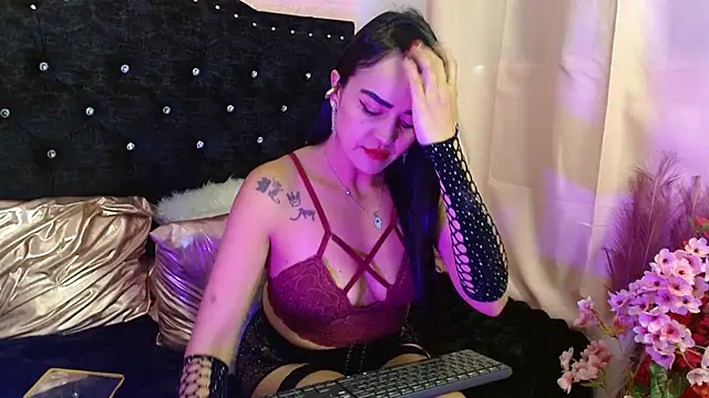 Ambar Rouxee online show from January 7, 8:34 pm