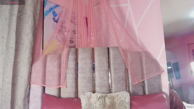 tinna noa online show from February 3, 2:53 am