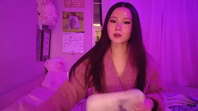 luvvivii online show from February 20, 2:21 am