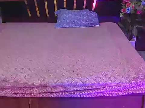 bold-smirthii online show from April 20, 4:26 am