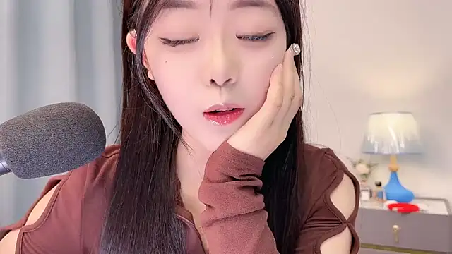 smalldaisy online show from April 12, 2:47 am