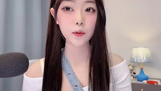 smalldaisy online show from April 2, 2:42 am