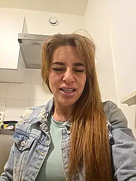 LaLynn online show from March 5, 11:44 pm