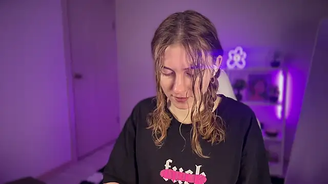 KellySunn online show from March 21, 9:14 am