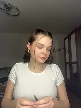 ElenaMariee online show from December 19, 10:13 pm