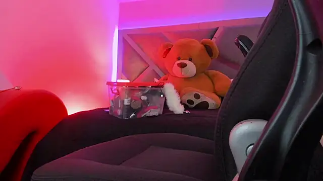 Charlotteinpole online show from March 2, 4:34 am