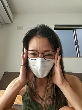 tomatocjin124 online show from May 12, 3:48 am