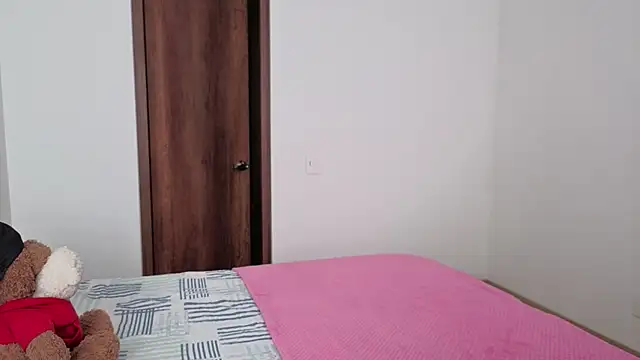 cute emmma online show from June 9, 12:59 pm