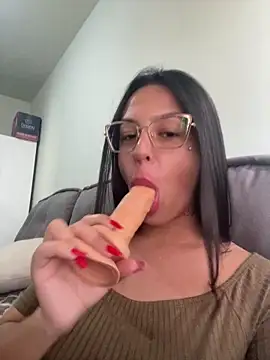 jujuarantes  2026 online show from February 23, 11:53 am