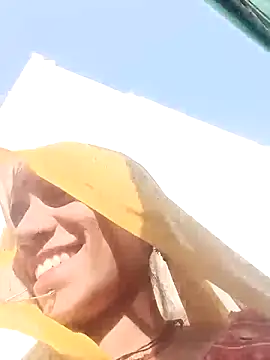 Karishma singh online show from April 14, 10:59 am