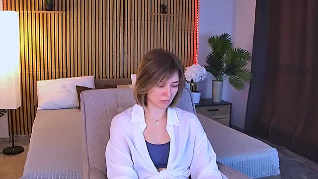 EmeraldGlow online show from April 20, 3:04 pm