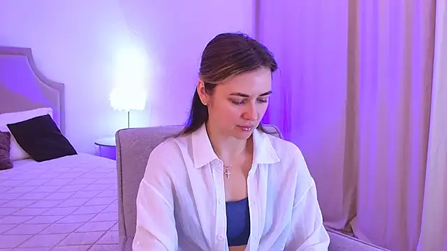 EmeraldGlow online show from March 31, 3:23 pm