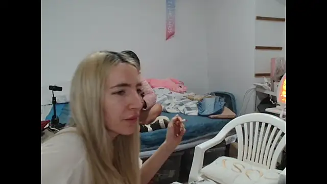 BarbieBlondieGirl online show from January 9, 12:37 am